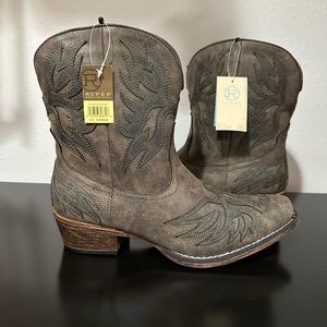 Roper Amelia booties size 9.5 NWT